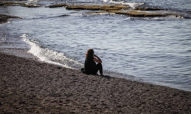 Προσοχή κίνδυνος! Επιστήμονες προειδοποιούν: Τι δεν πρέπει να κάνετε φέτος με τίποτα στο Σαρωνικό